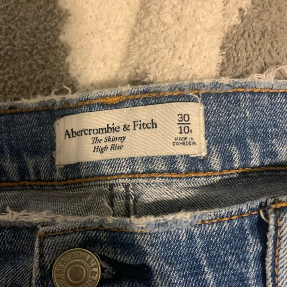 High Rise Skinny Jeans - Picture 5 of 5